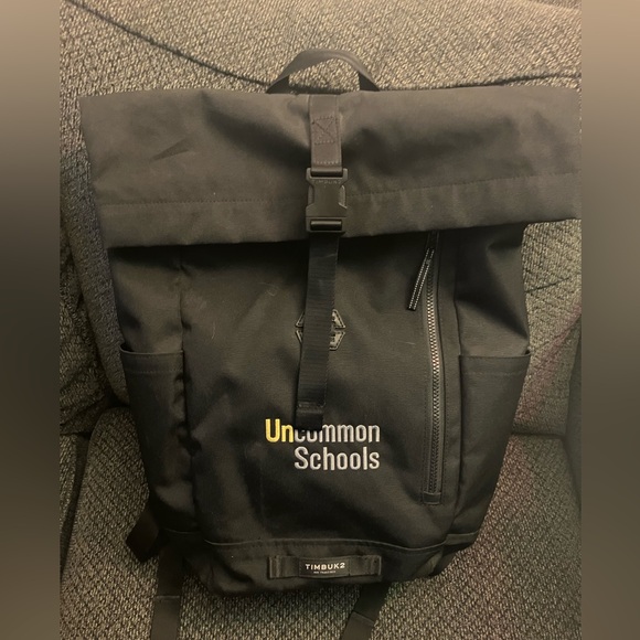 Timbuk2 tuck laptop backpack in black with lots of interior & exterior pockets - Picture 1 of 12